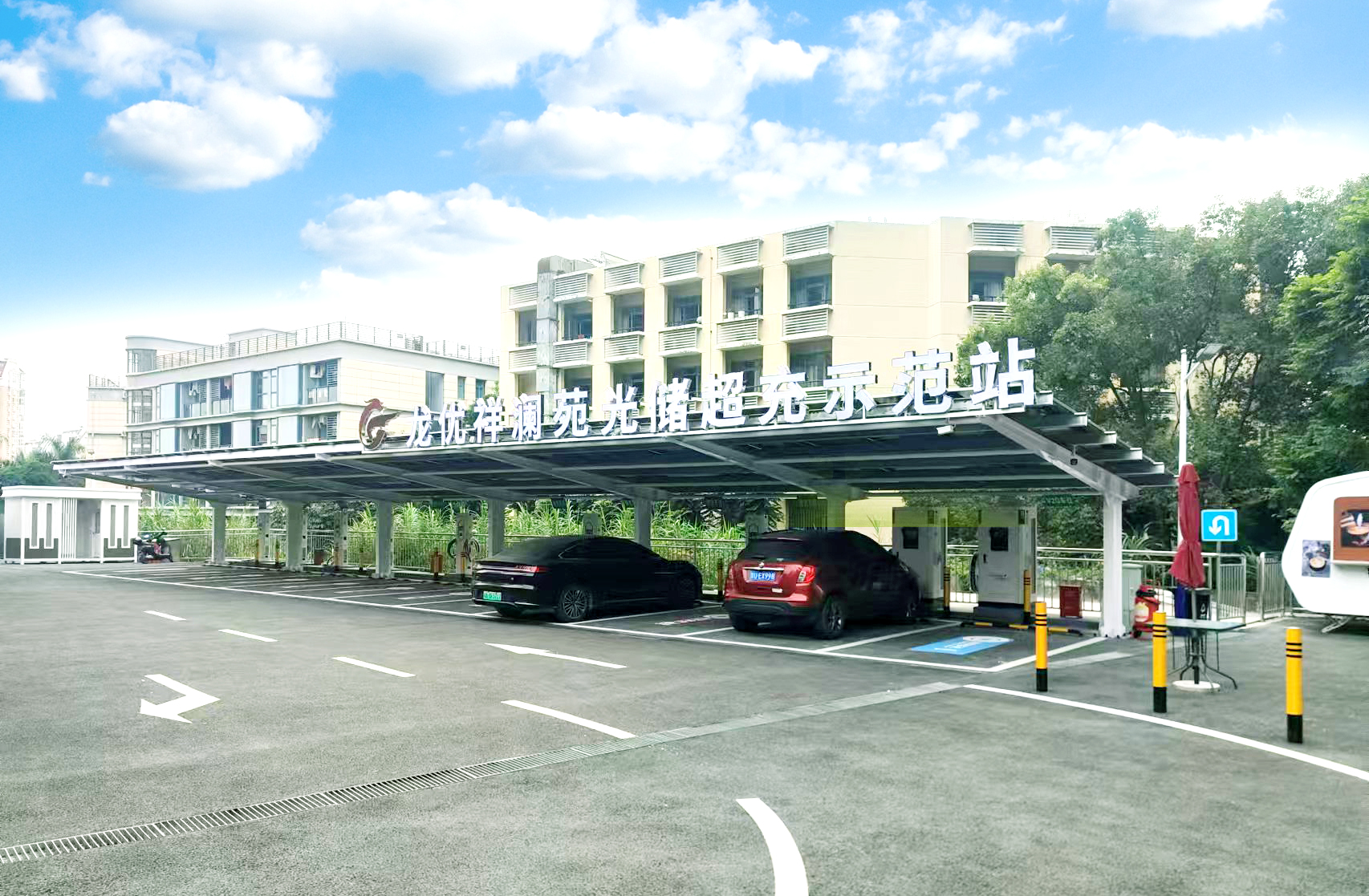 深圳龙优祥澜苑光储超充示范站(图8)